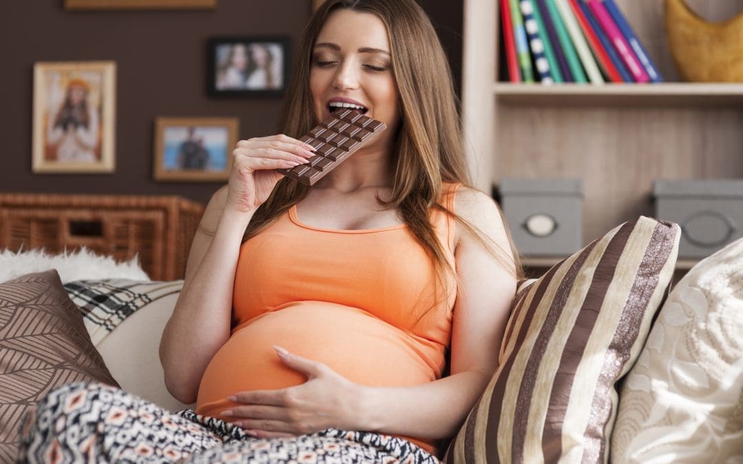 4 Reasons Why Women Should Eat More Chocolate During Pregnancy
