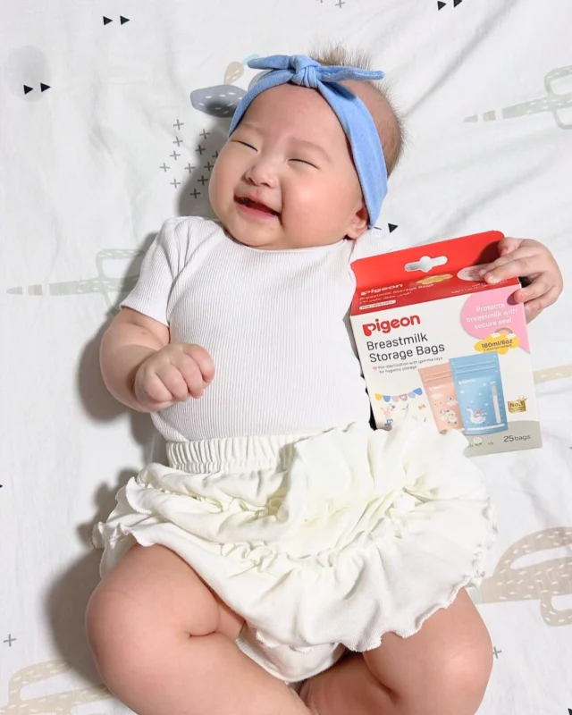 Mama @sohpriscilla uses our breastmilk storage bags to store her liquid gold for her little Mikayla ❤️

Our storage bags aren't just adorable & self-standing durable ziploc bags; they are peace of mind for the pumping mama who wants to ensure every ounce stays as fresh as the moment it was expressed. 🕊️✨

Drop a “💪” in the comments if you’re currently in your pumping era! Let’s cheer each other on.
